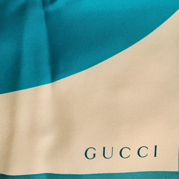GUCCI - VINTAGE SILK CARRÉ• NEW WITH TAGS - Picture 5 of 9